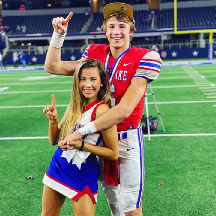 
Cade Klubnik Girlfriend Macey Matthews Was A Cheerleader 