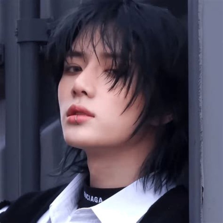 
Choi Beomgyu Height, Weight, Net Worth, Age, Birthday, Wikipedia, Who, Nationality, Biography 