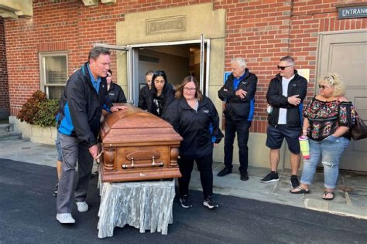 
Coach Darold Henry Death Cause – What Happened To Him? 