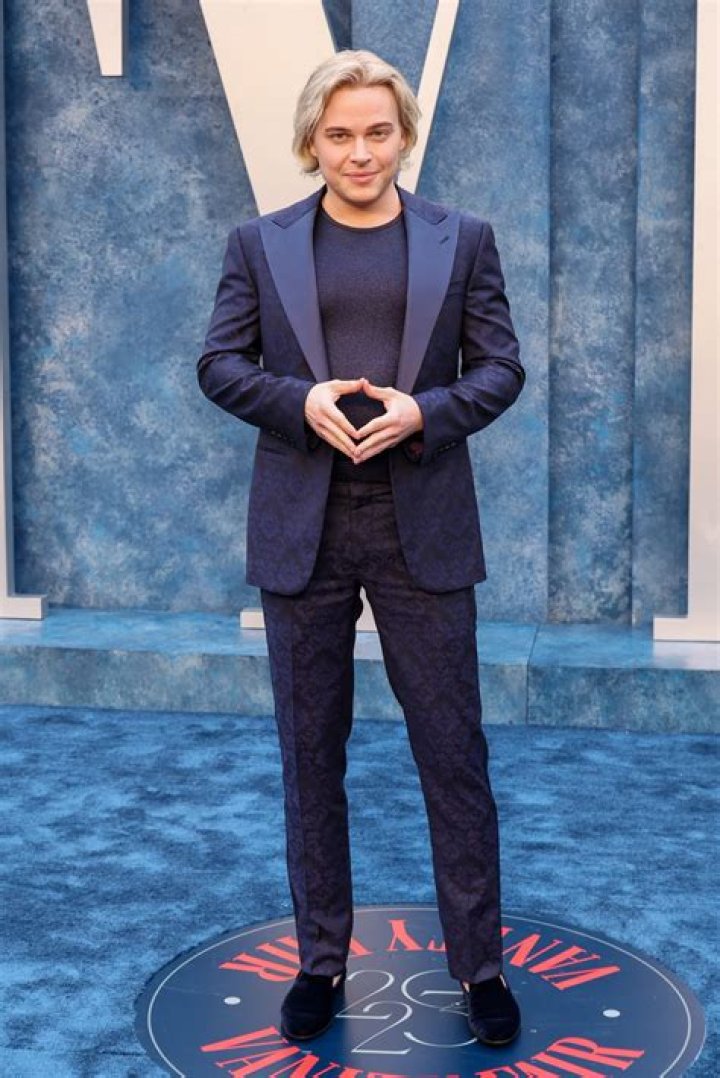 
Darryl Farrow Height, Weight, Net Worth, Age, Wiki, Who, Instagram, Biography 