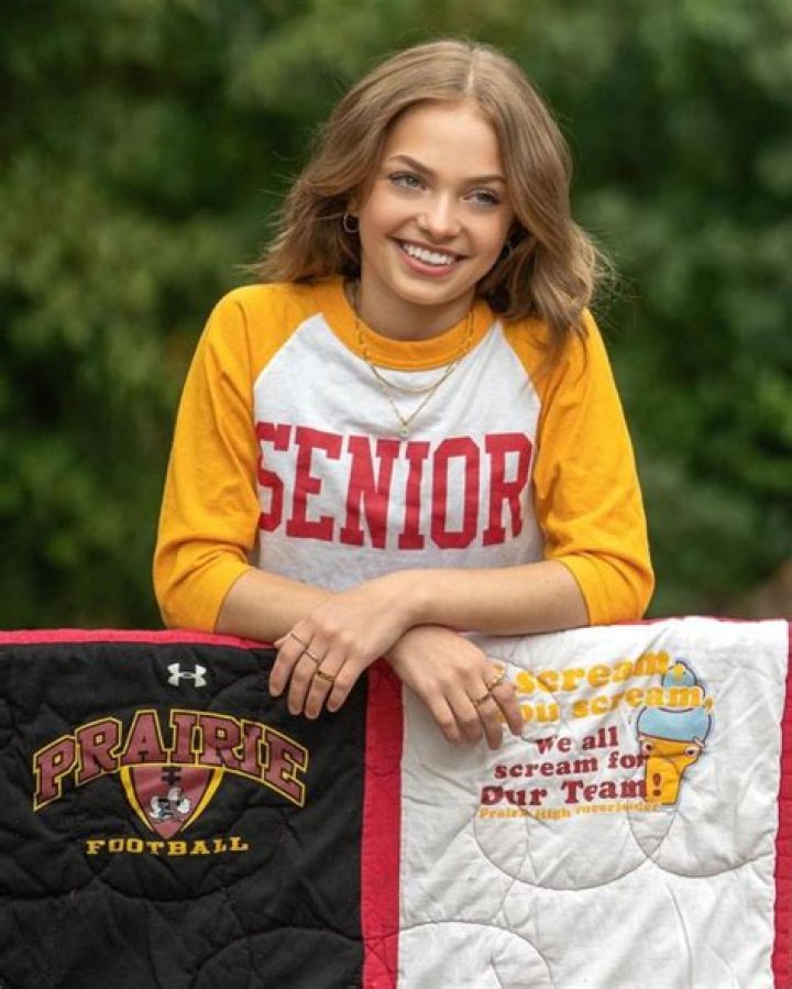 Hannah R. Lloyd Height, Weight, Net Worth, Age, Birthday, Wikipedia, Who, Nationality, Biography