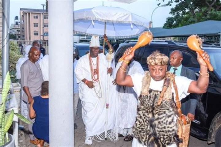 
Hermes Joins Ooni of Ife, Oba Adeyeye Enitan To Celebrate His Birthday Party 