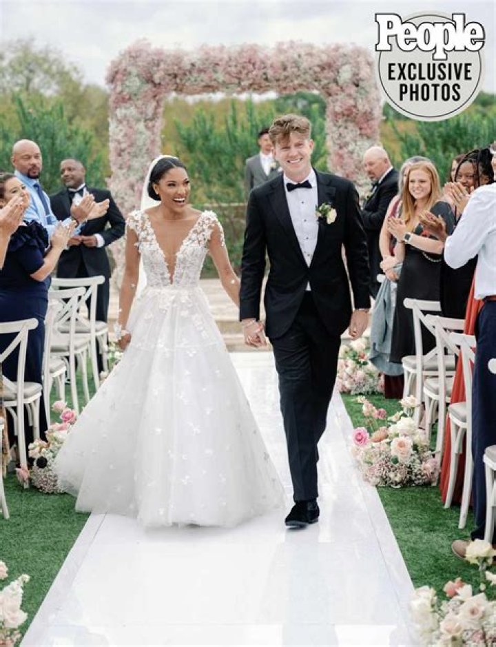 
Hunter Woodhall and Tara Davis Are Married in Fairytale Ceremony: ‘Everything We Dreamed’ 
