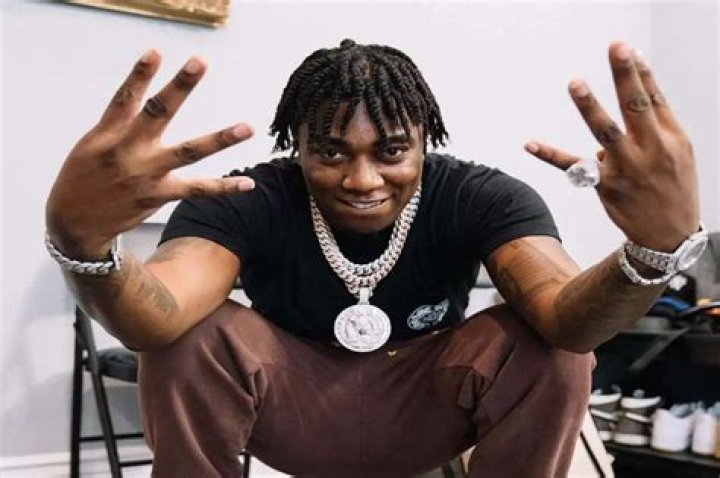 
Is Rapper Fredo Gay? Age, Height, Net Worth 