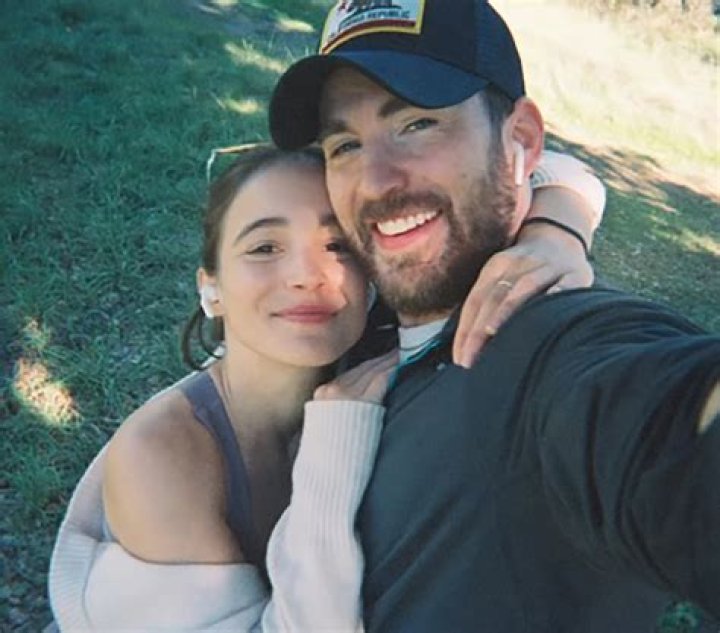 
Is Rich Evans Married to Wife or Dating a Girlfriend? 