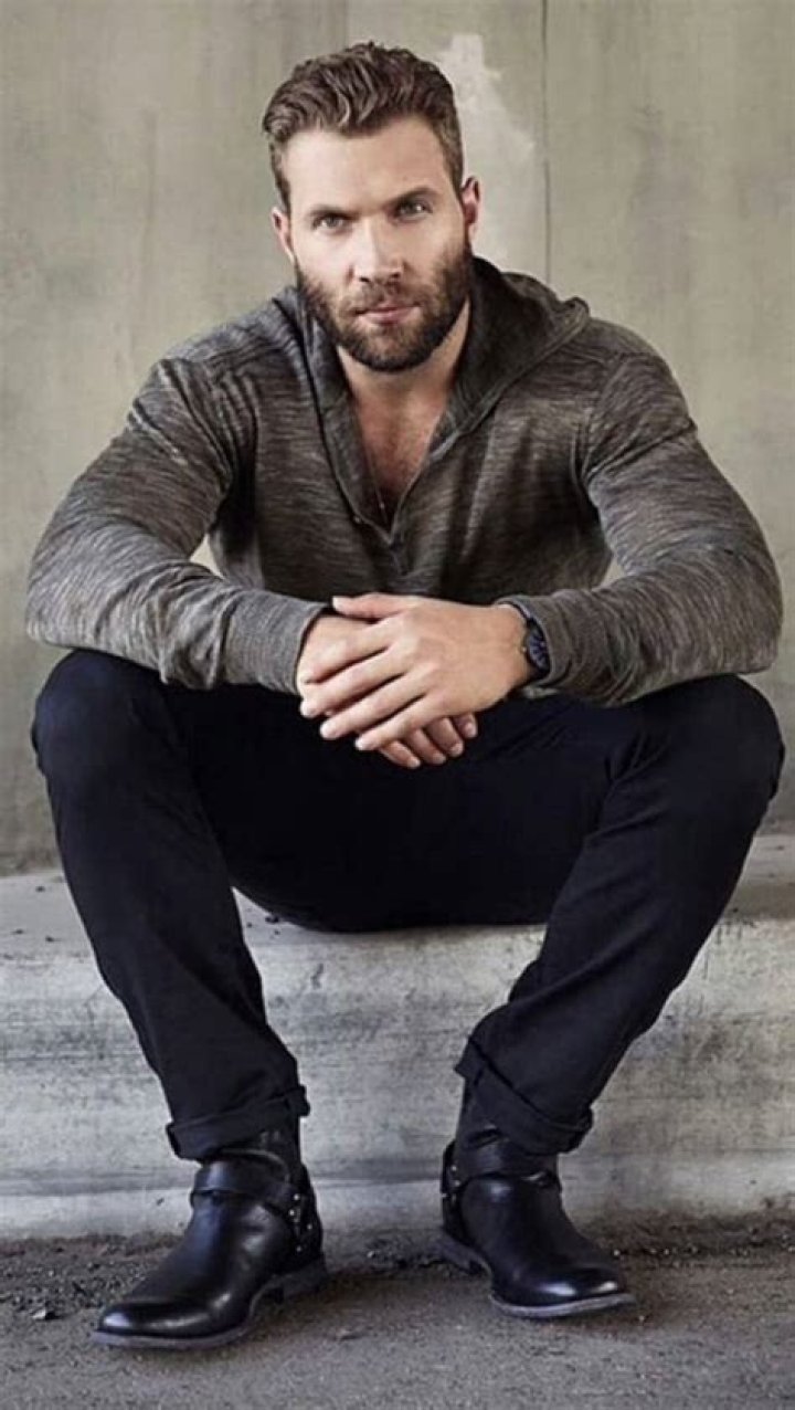 Jai Courtney Height, Weight, Net Worth, Age, Birthday, Wikipedia, Who, Nationality, Biography