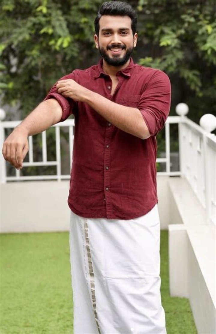 Karthik Jayaram Height, Weight, Net Worth, Age, Birthday, Wikipedia, Who, Instagram, Biography