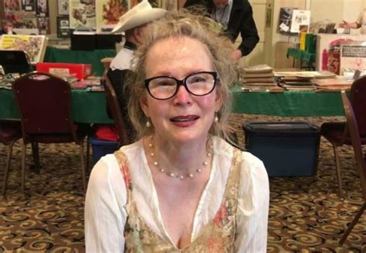 Laurie Zaleski Height, Weight, Net Worth, Age, Birthday, Wikipedia, Who, Nationality, Biography