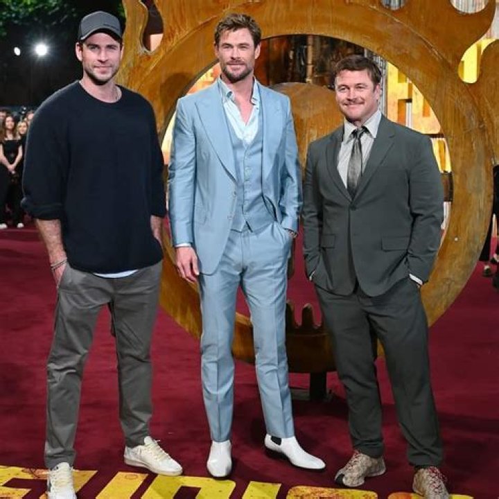 Liam Hemsworth Height, Weight, Net Worth, Age, Birthday, Wikipedia, Who, Instagram, Biography