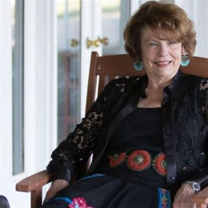 Louanne Stephens Height, Weight, Net Worth, Age, Birthday, Wikipedia, Who, Nationality, Biography