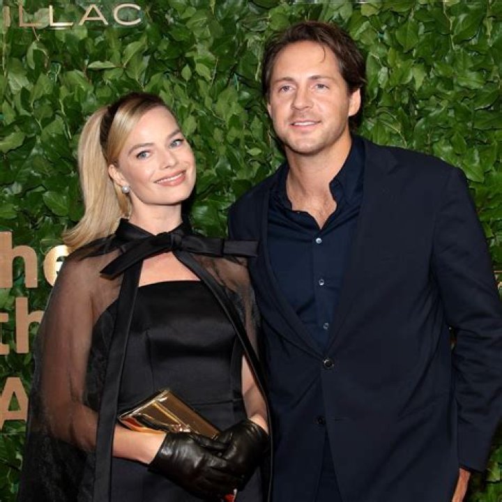 
Margot Robbie Family | Meet Husband Tom Ackerley And Parents 