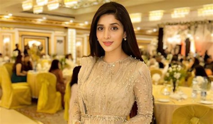 
Mawra Hocane Height, Weight, Net Worth, Age, Birthday, Wikipedia, Who, Nationality, Biography 