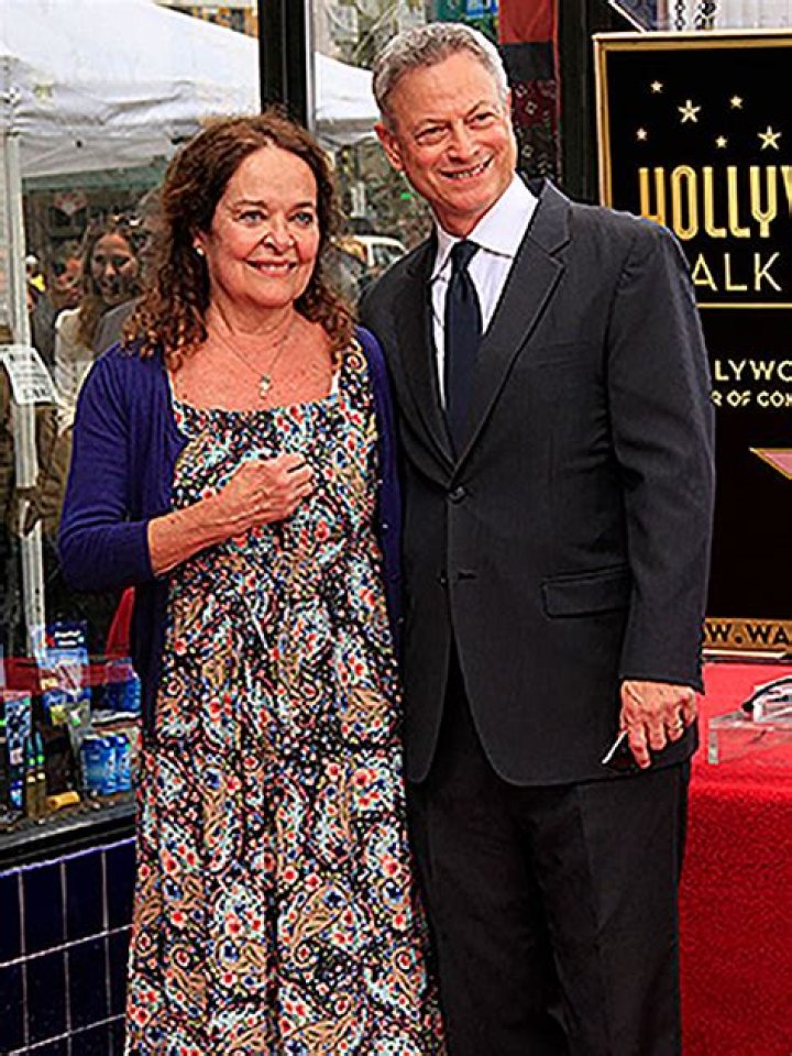 
Meet Mark Lawrenson Wife Susie Lawrenson: What Is He Doing Now After Retirement? 