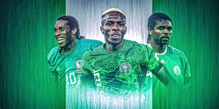
Nigerian Footballer Abba Bichi Bodyshames Teni For Disrespecting President Buhari 