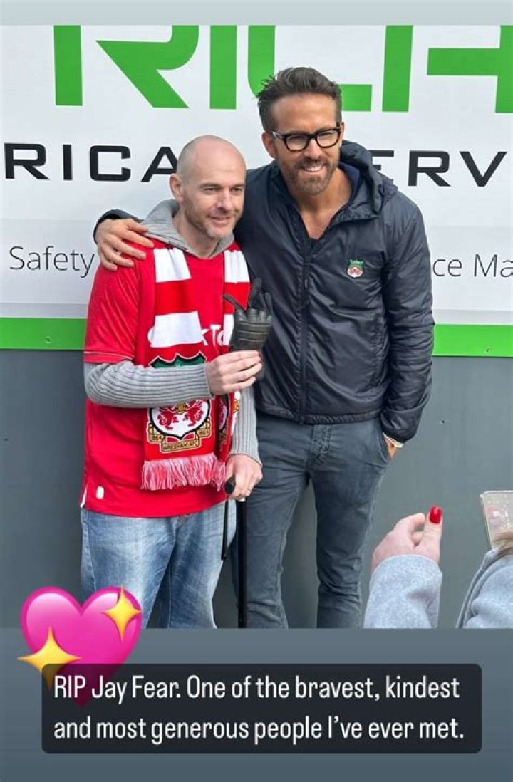 
Rob McElhenney Celebrates Wrexham Co-Owner Ryan Reynolds’ Birthday with ‘Hideous’ Blimp of His Face 