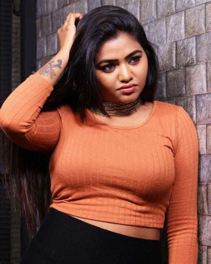 
Suja Varunee Height, Weight, Net Worth, Age, Birthday, Wikipedia, Who, Nationality, Biography 