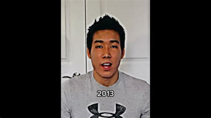 
The Internet Reacts To VanossGaming Face Reveal 