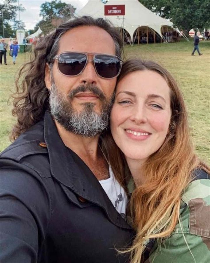 
Trace Gallagher Wife: Is He Married, Dating Or Engaged? 