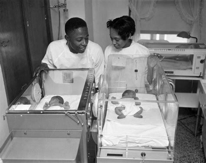 
Who are Hank Gatherss Parents? Hank Gathers Biography, Parents Name, Nationality and More 