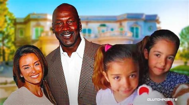 
Who Is Raúl Prieto Wife? Kids Family And Net Worth 